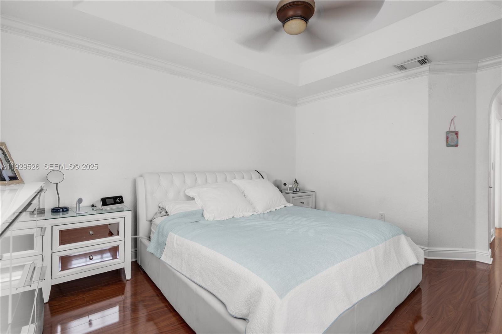 MANDARIN LAKES - Residential