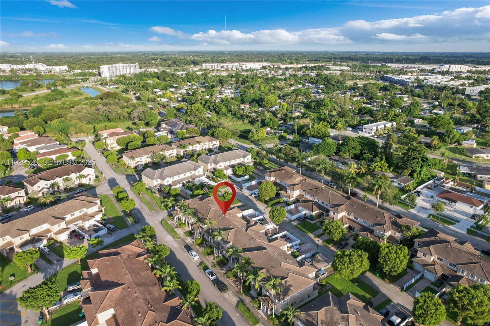 MANDARIN LAKES - Residential