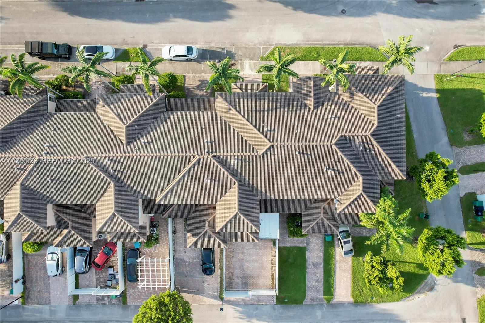 MANDARIN LAKES - Residential