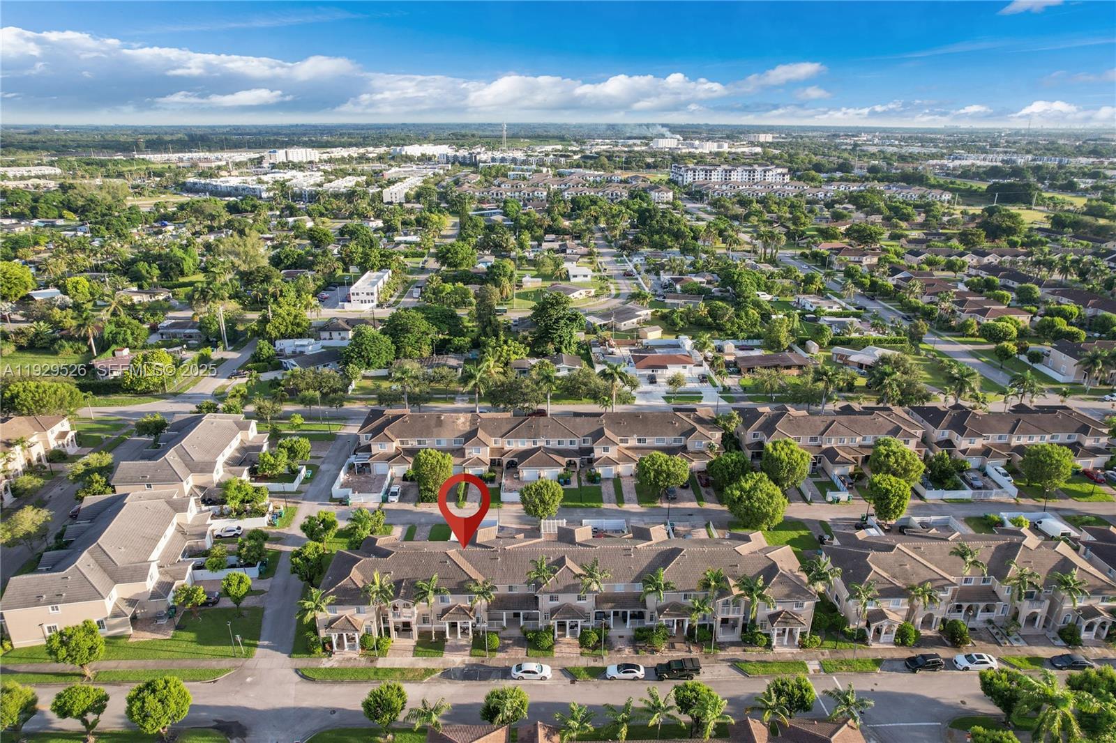 MANDARIN LAKES - Residential