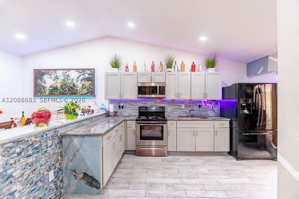 1111 San Remo Cir