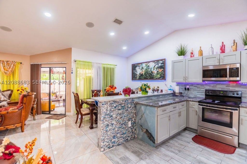 1111 San Remo Cir