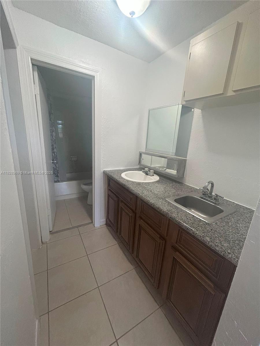 6950 Miami Gardens Dr 2-117A