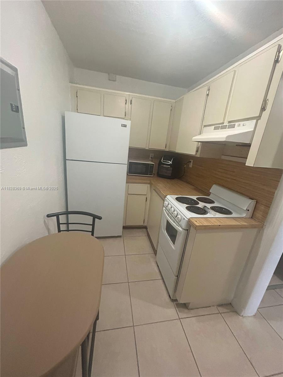 6950 Miami Gardens Dr 2-117A
