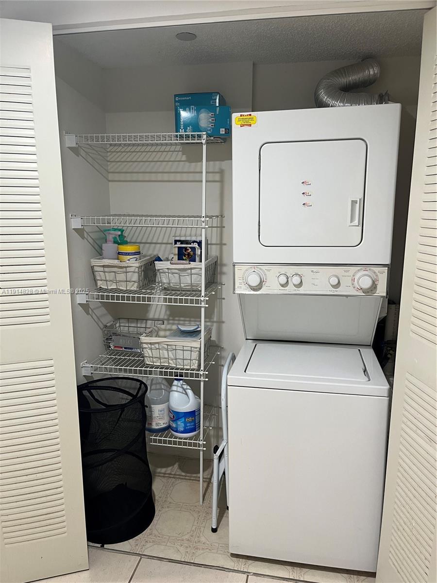 SUFFOLK AT CENTURY VILLAG - Residential