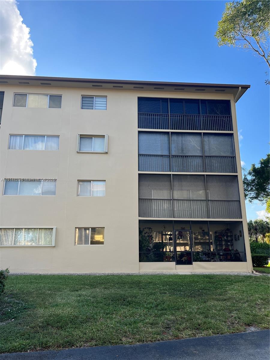 SUFFOLK AT CENTURY VILLAG - Residential