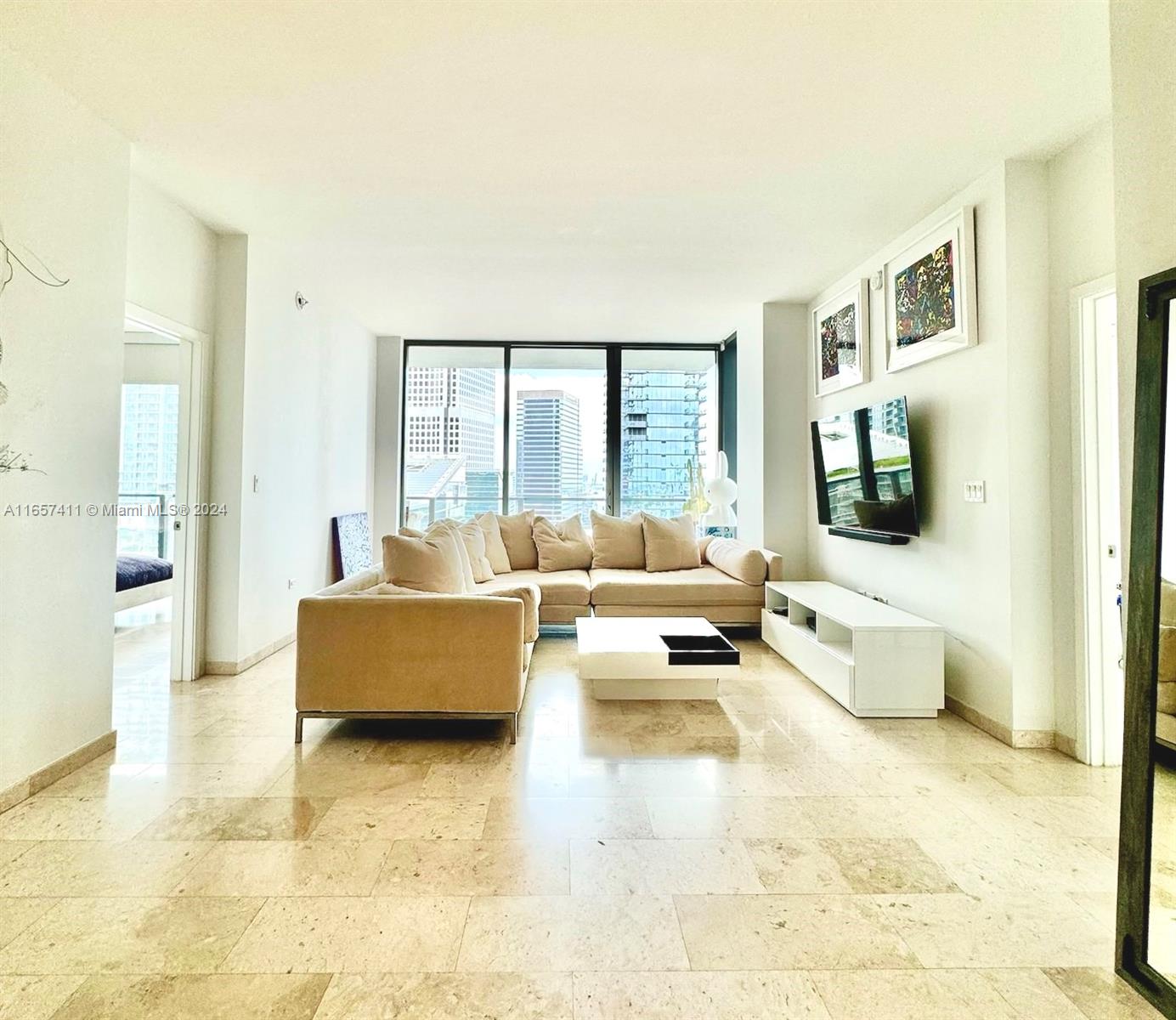 88 SW 7th St 1805