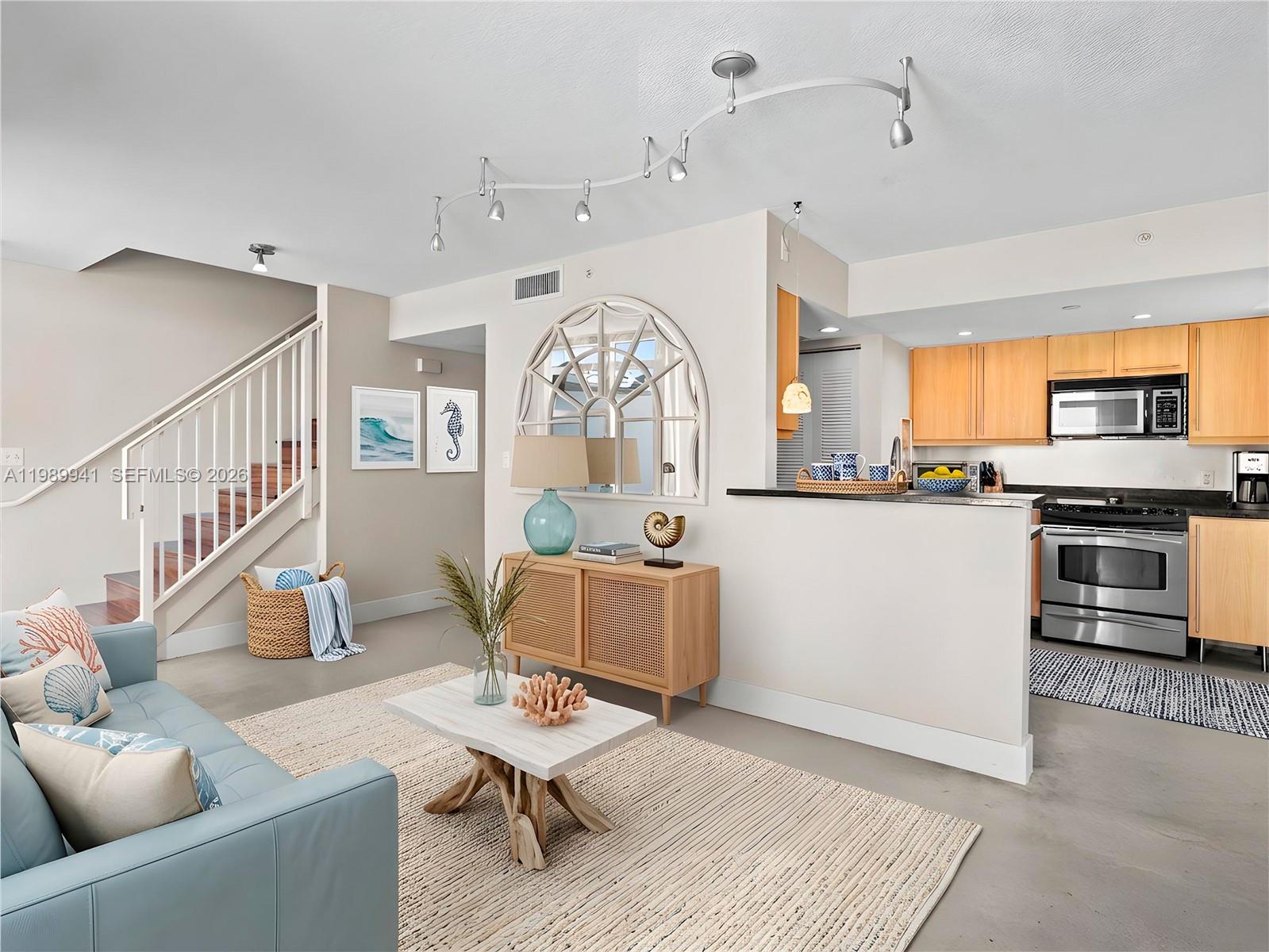 7600 Collins Ave 412