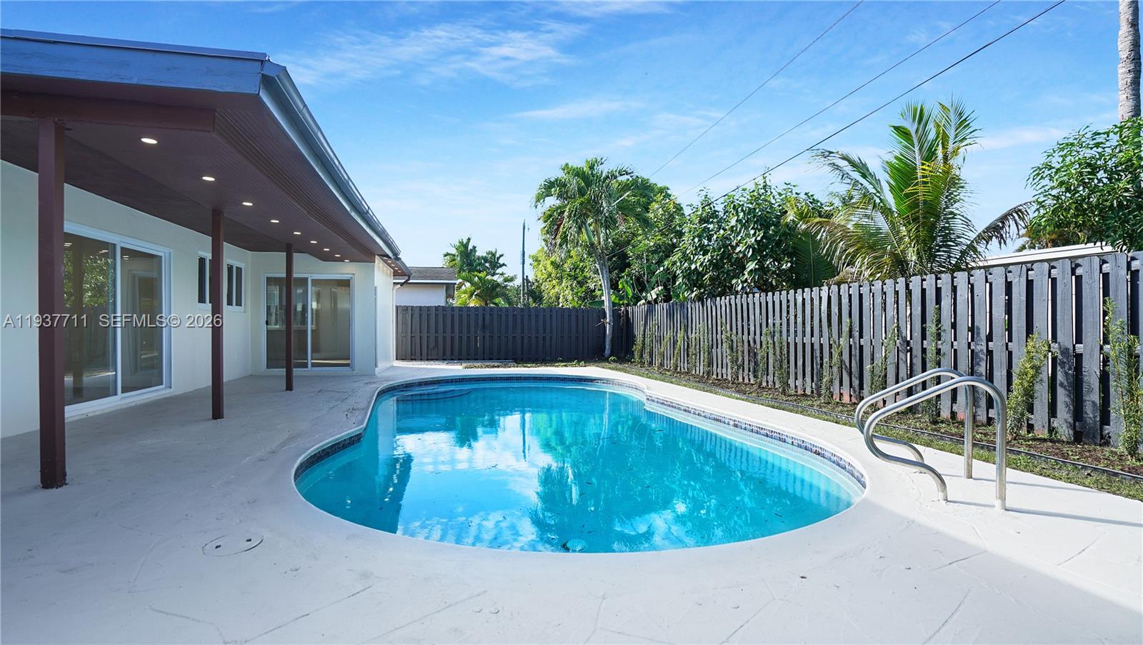 SUNRISE GOLF VILLAGE SEC - Residential