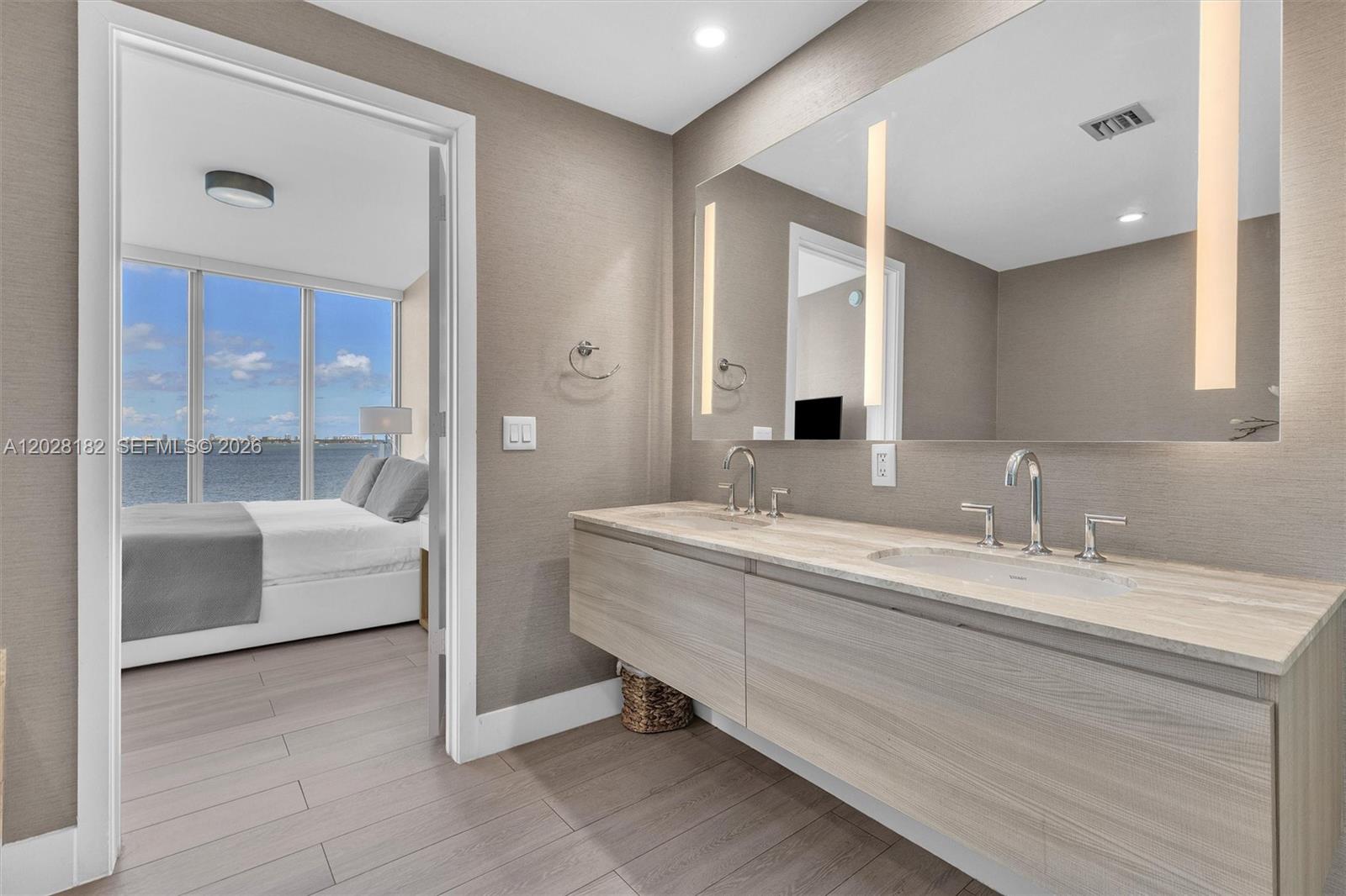 BISCAYNE BEACH CONDO - Residential
