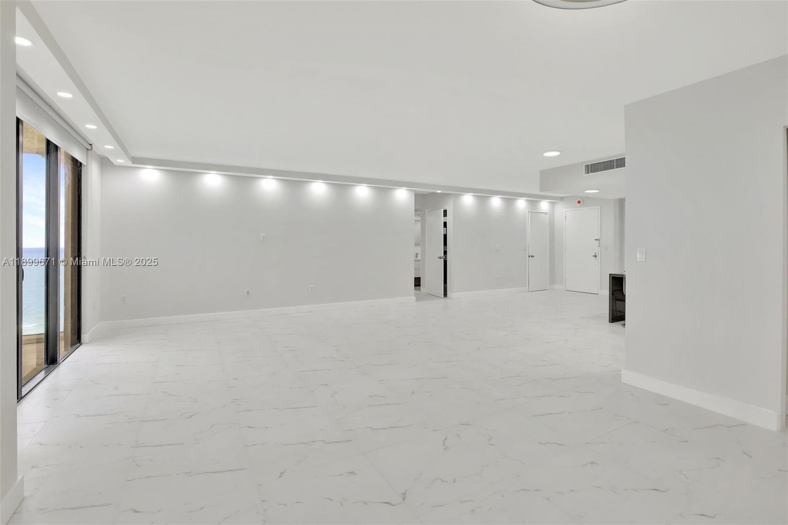 BALMORAL CONDO - Residential Lease