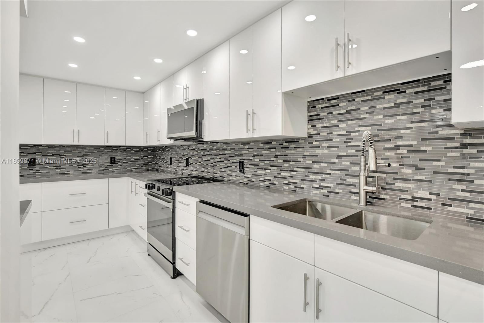 BALMORAL CONDO - Residential Lease