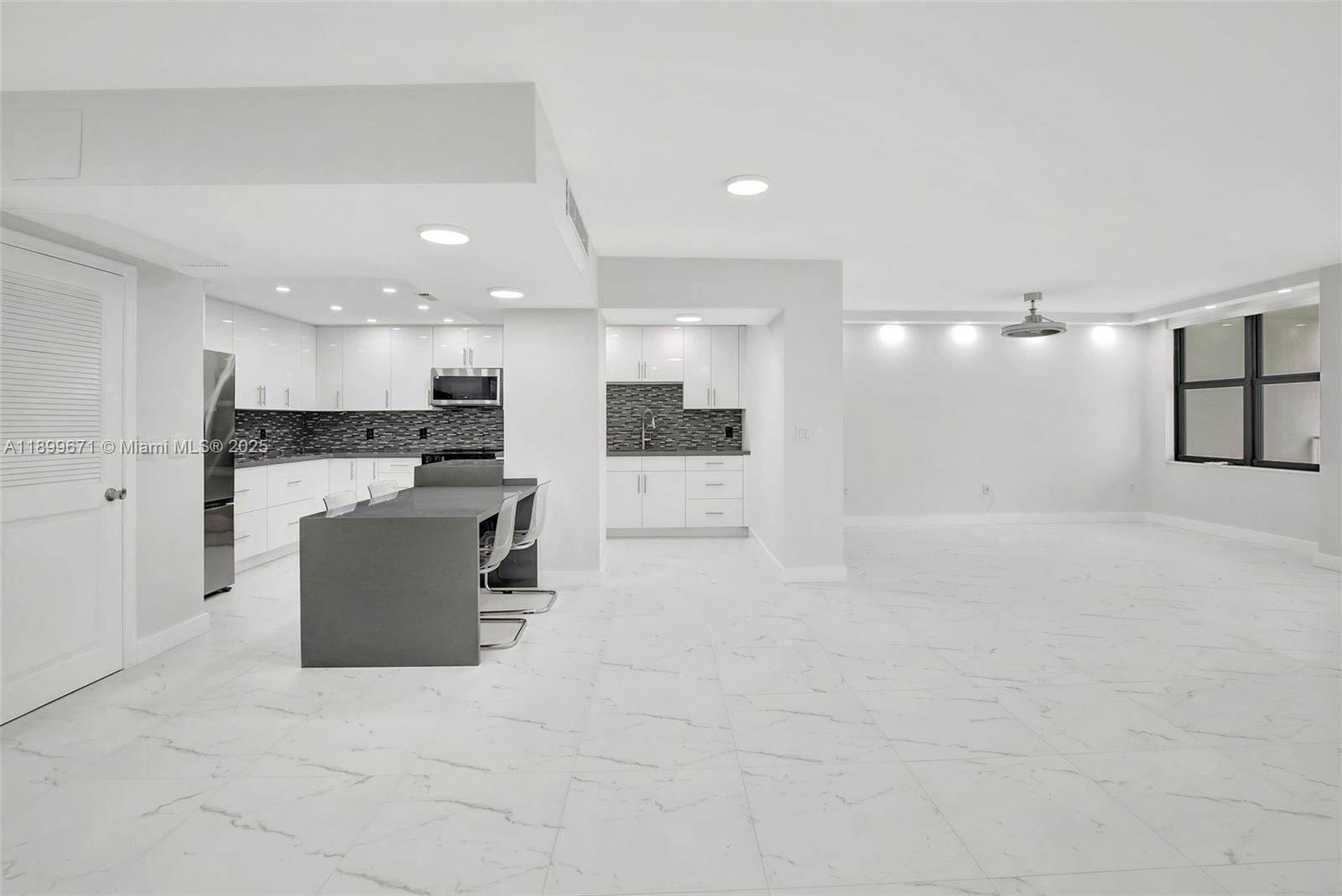 BALMORAL CONDO - Residential Lease