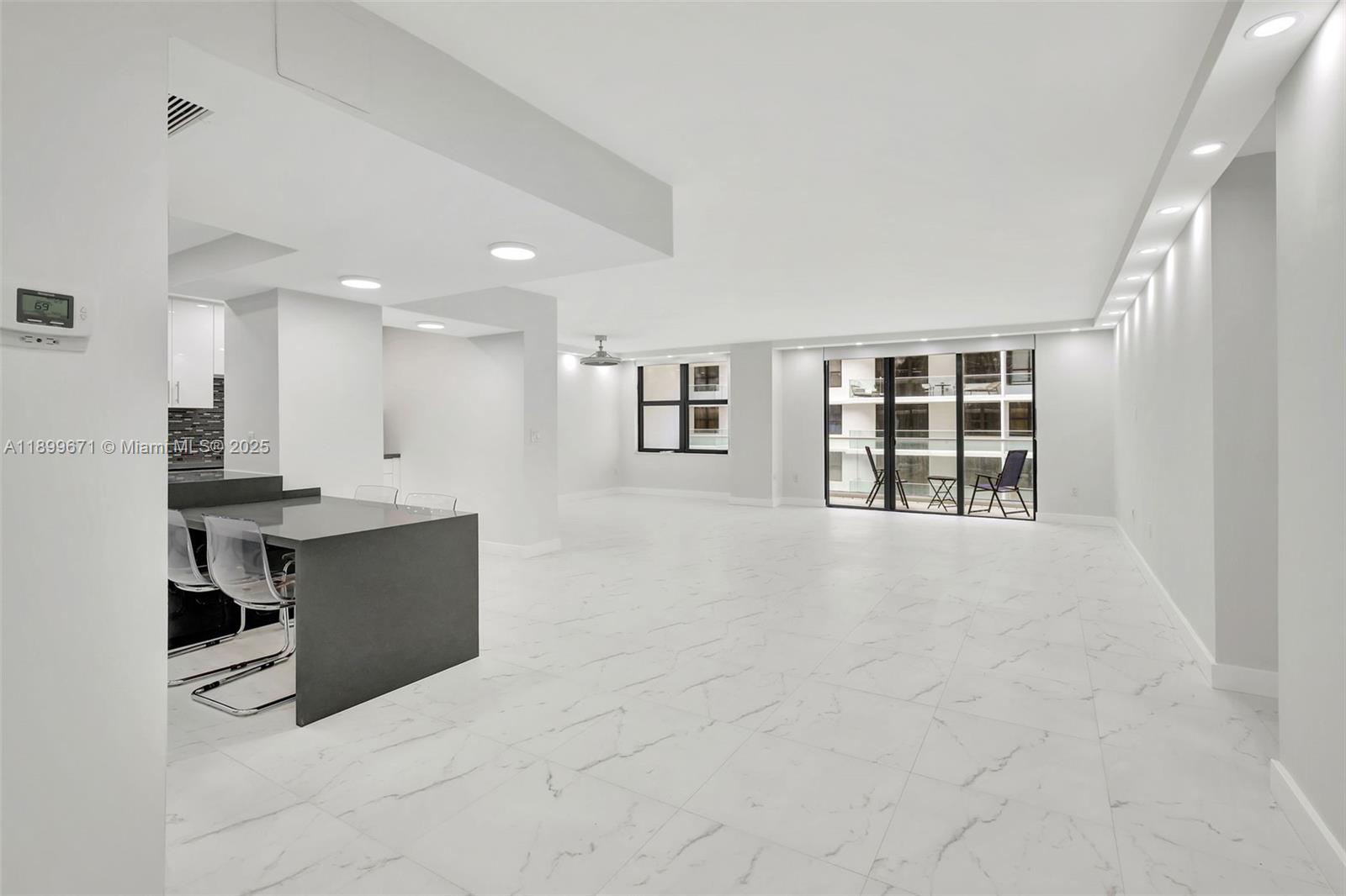 BALMORAL CONDO - Residential Lease