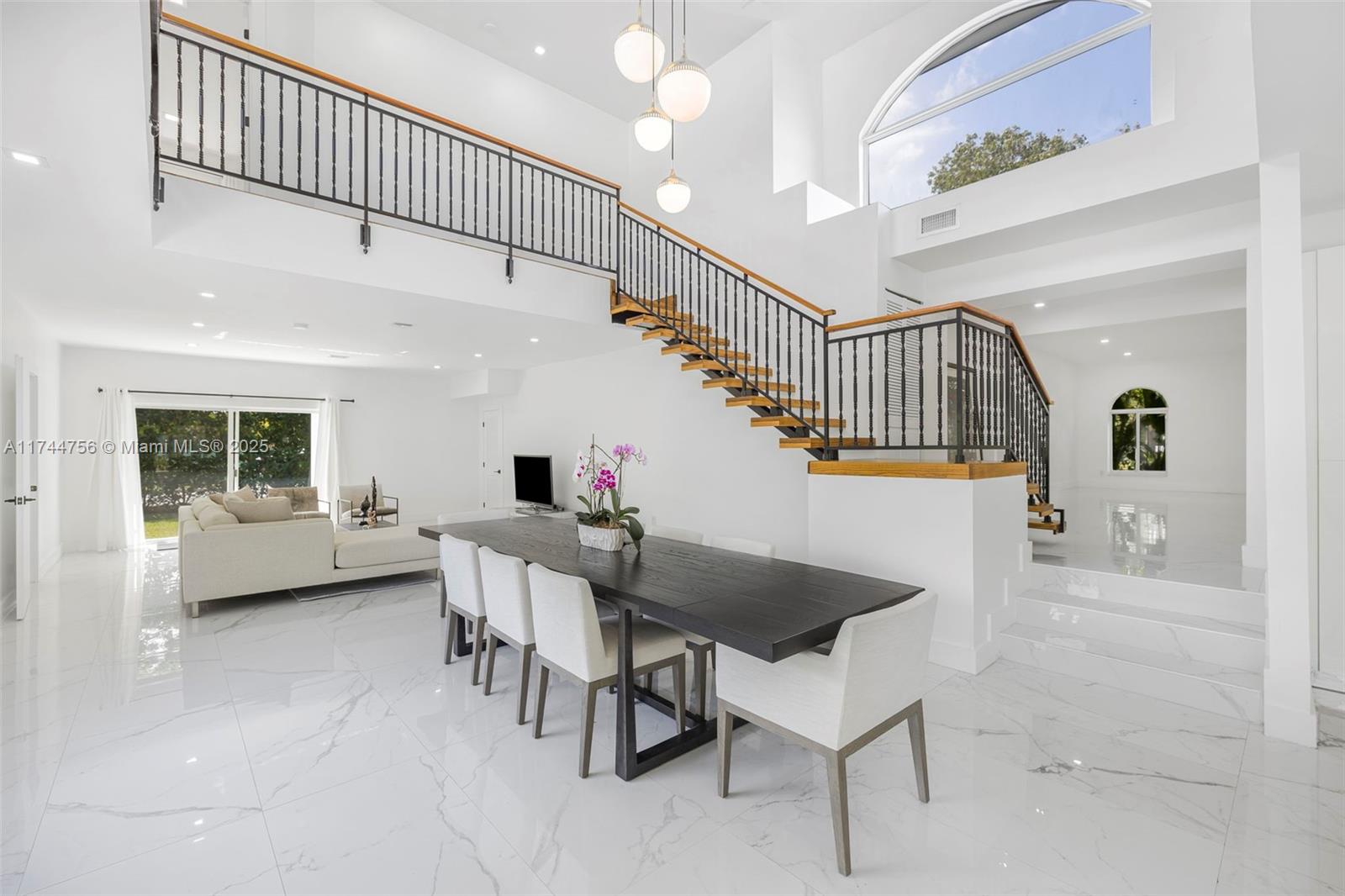 BRICKELLS ESTATES - Residential