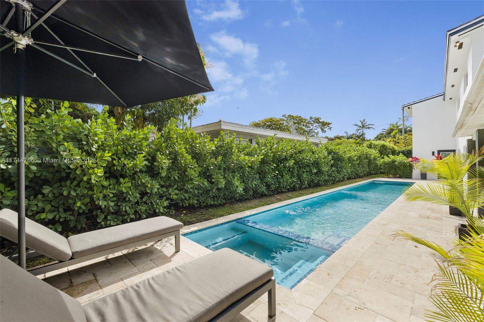 BRICKELLS ESTATES - Residential