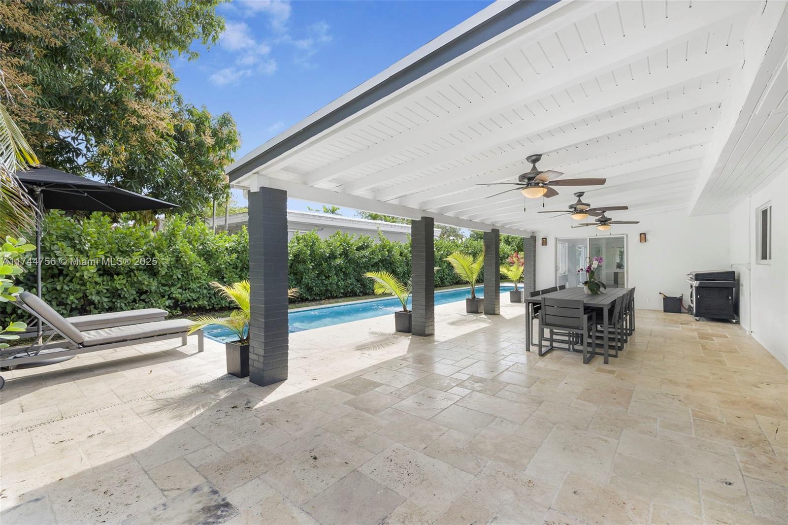 BRICKELLS ESTATES - Residential