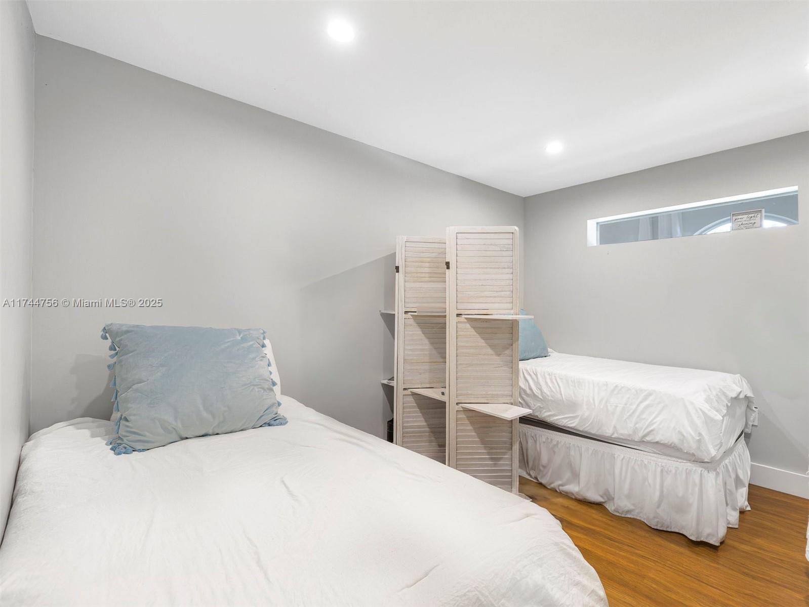 BRICKELLS ESTATES - Residential