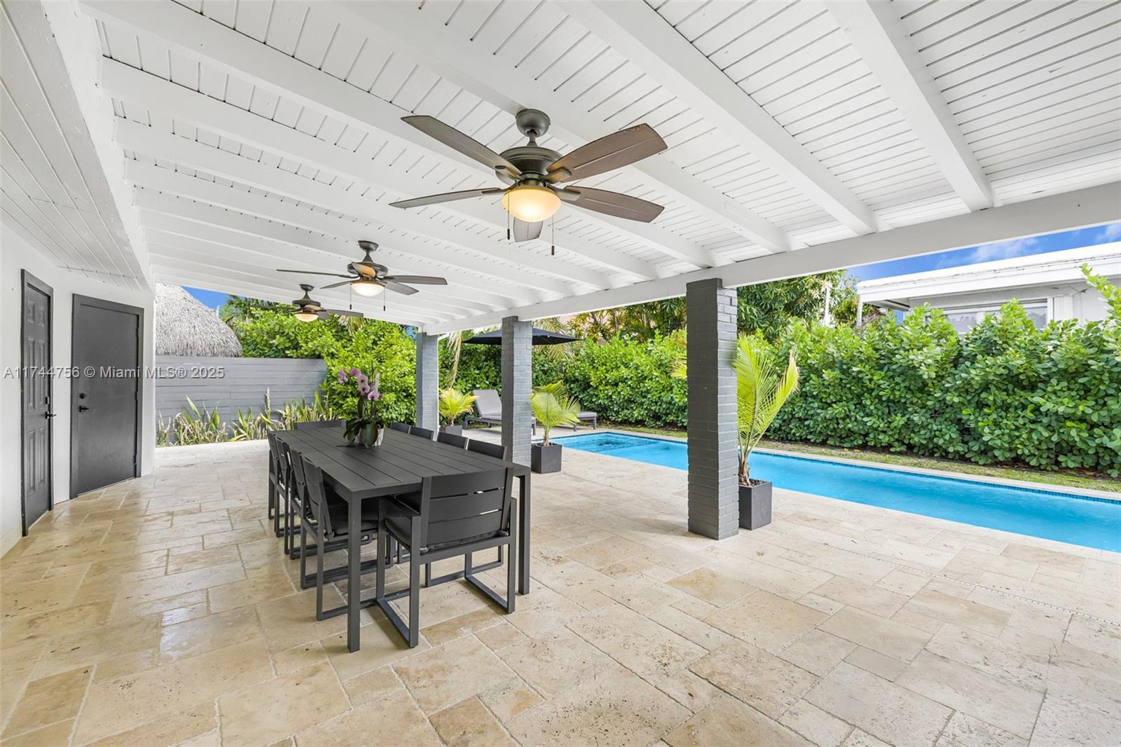 BRICKELLS ESTATES - Residential