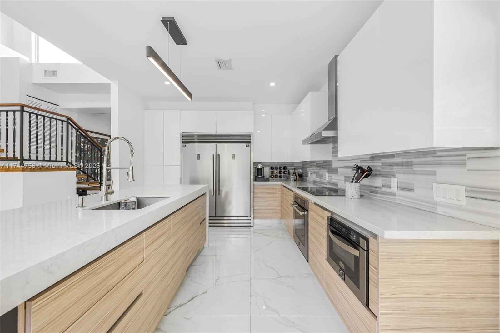 BRICKELLS ESTATES - Residential