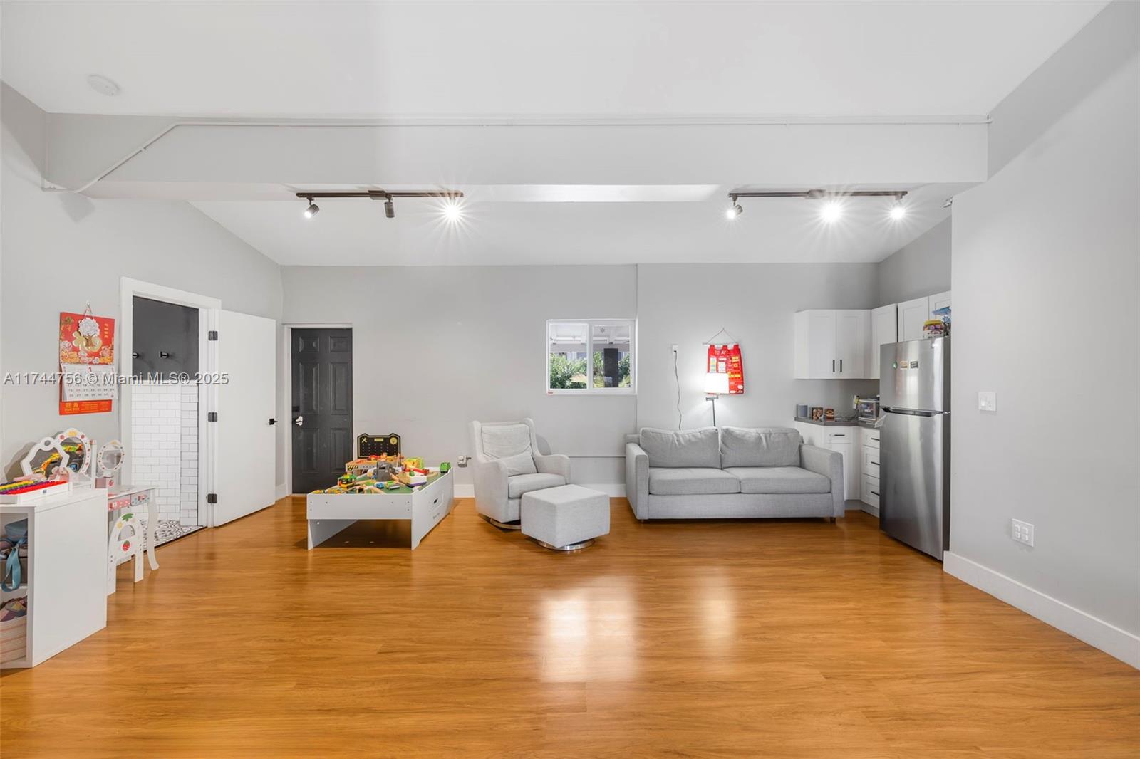 BRICKELLS ESTATES - Residential