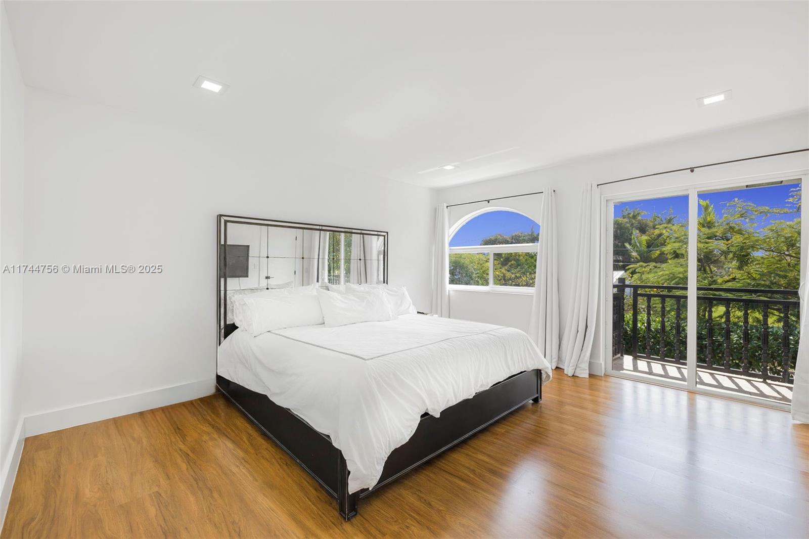 BRICKELLS ESTATES - Residential