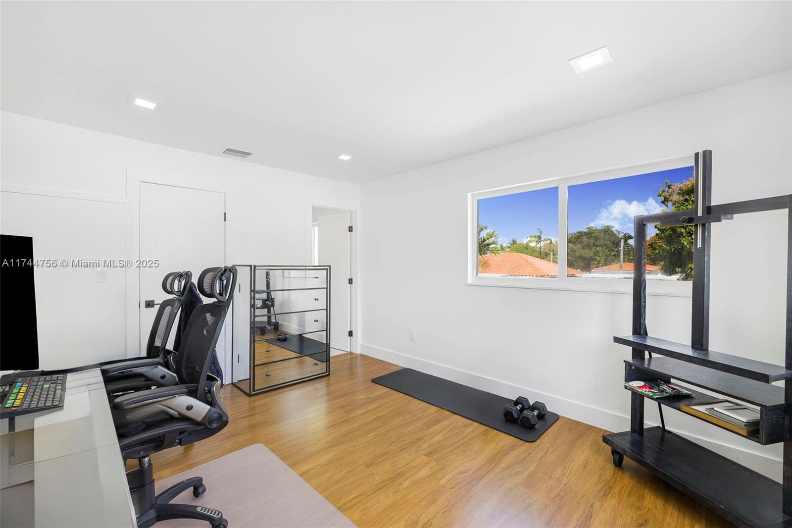BRICKELLS ESTATES - Residential