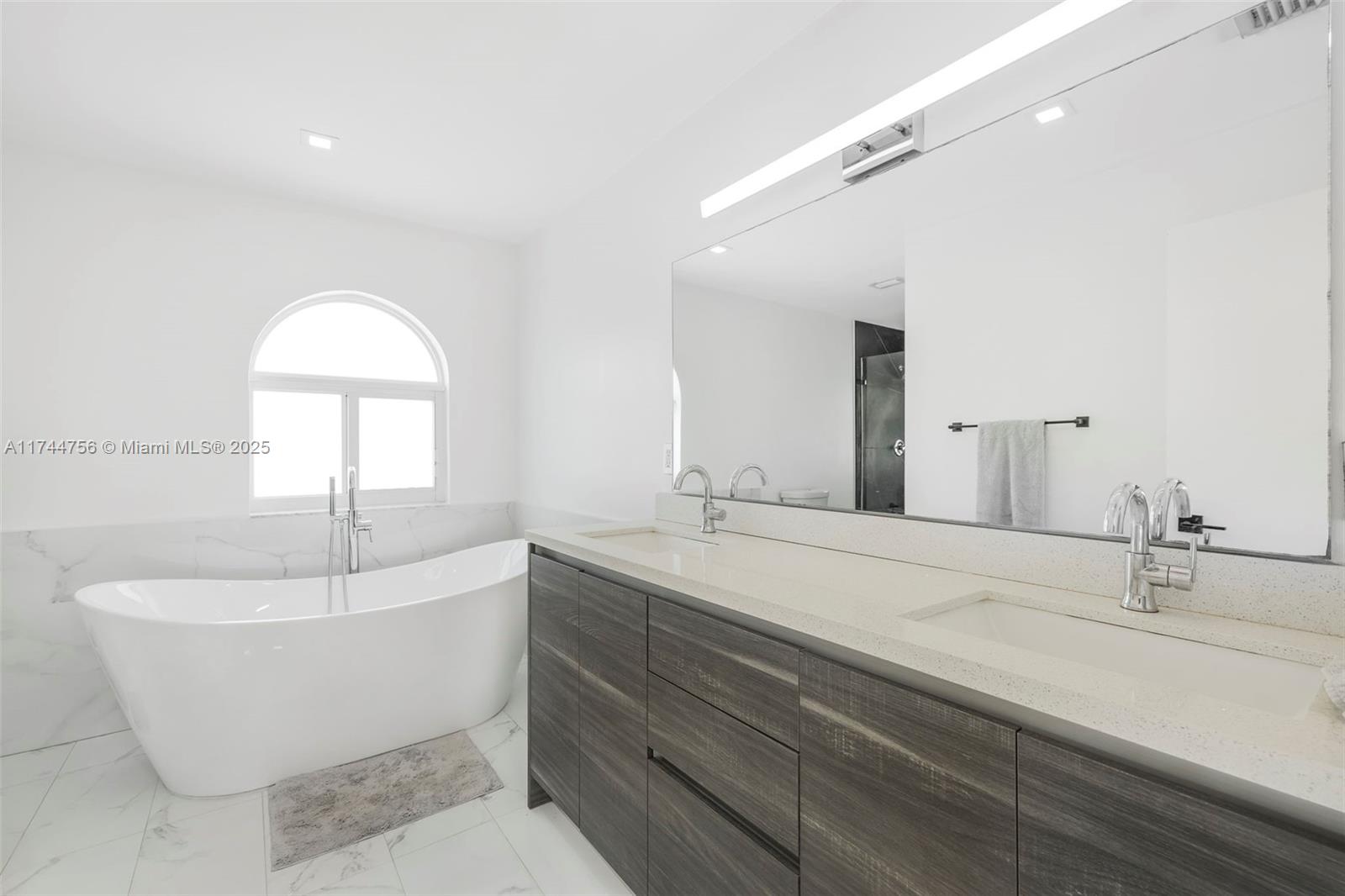 BRICKELLS ESTATES - Residential