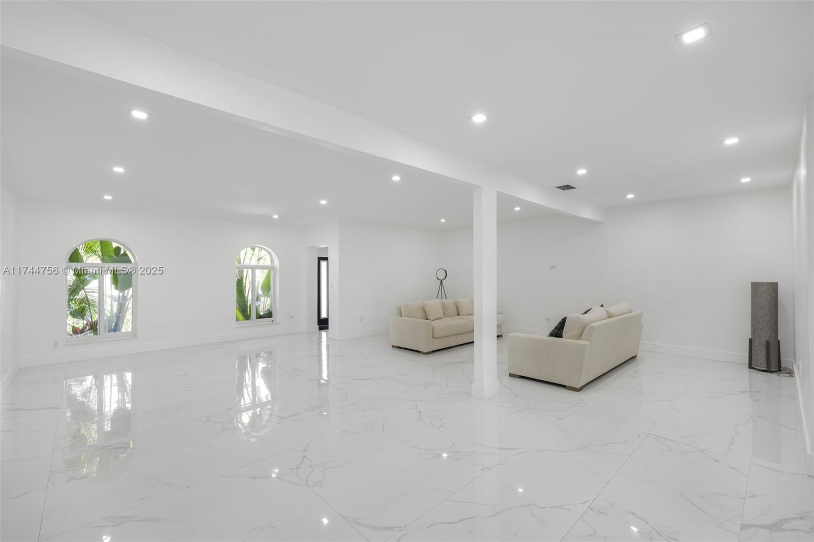 BRICKELLS ESTATES - Residential
