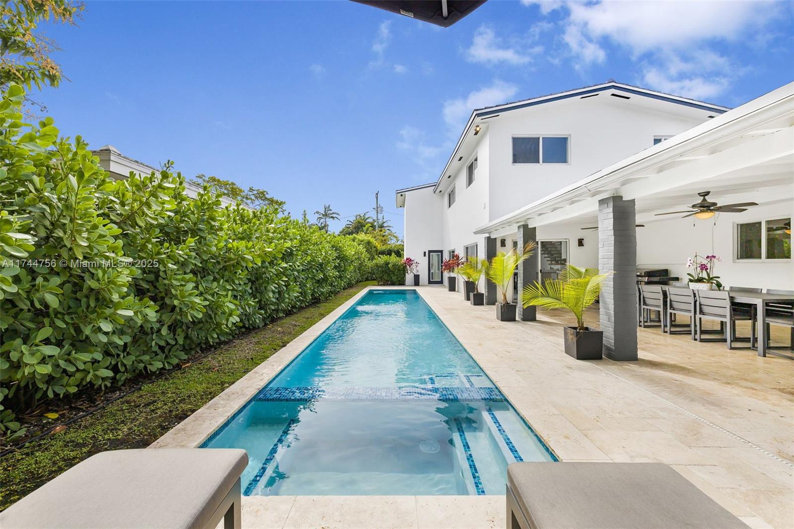 BRICKELLS ESTATES - Residential