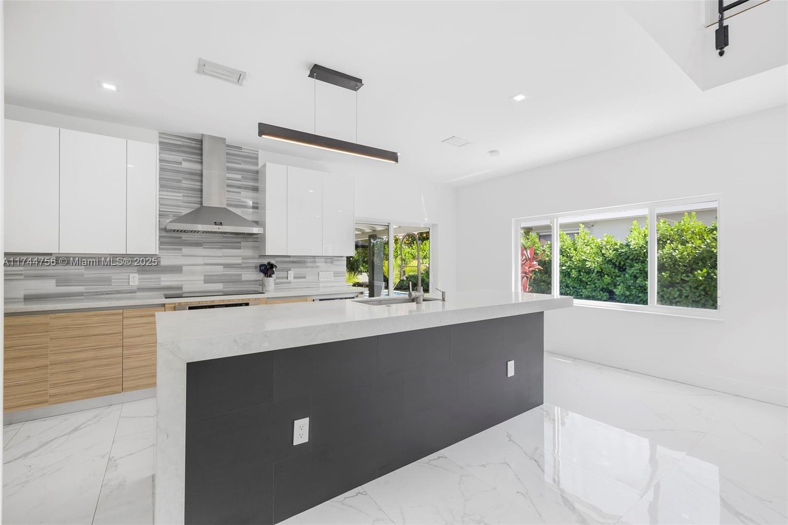 BRICKELLS ESTATES - Residential