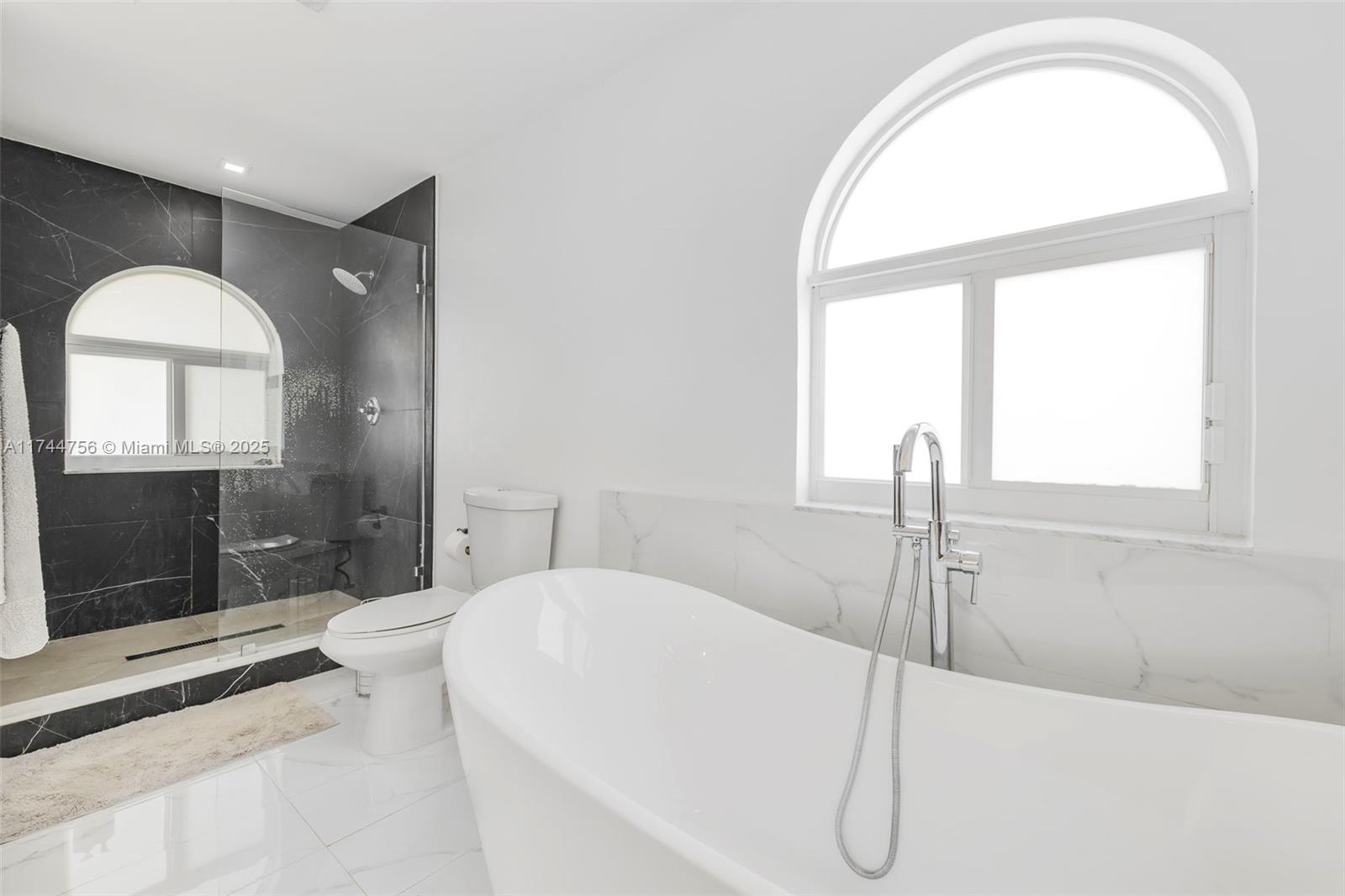 BRICKELLS ESTATES - Residential