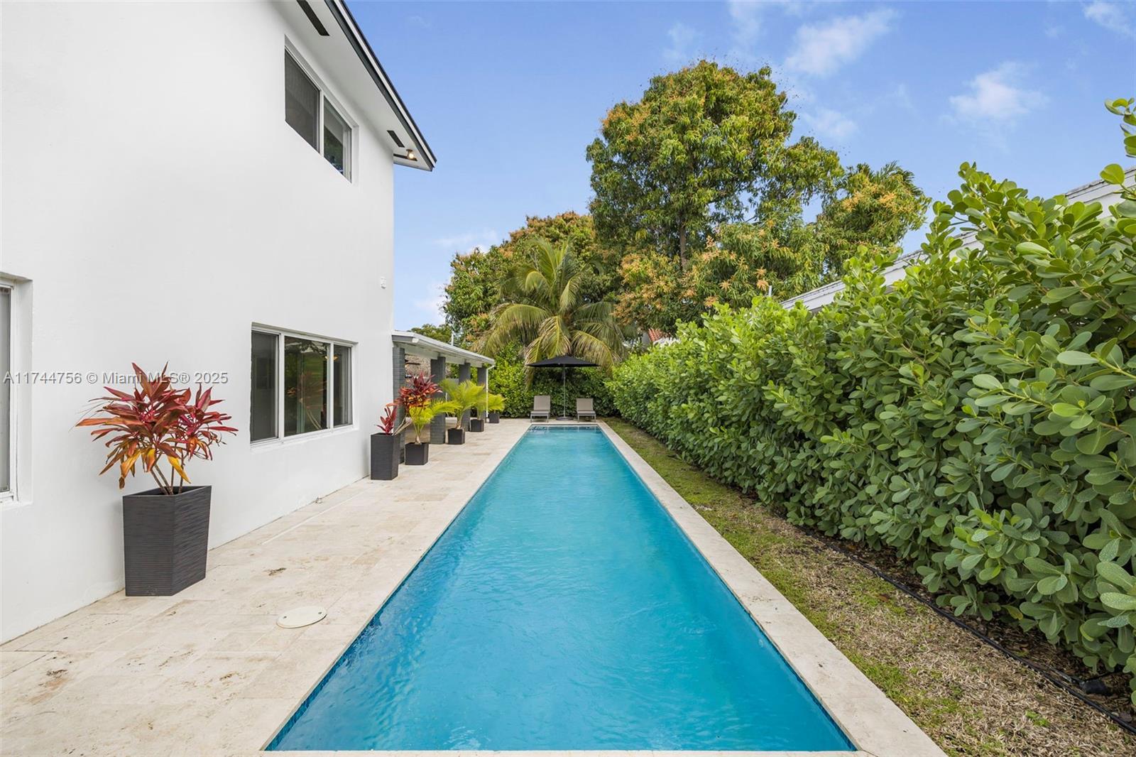 BRICKELLS ESTATES - Residential