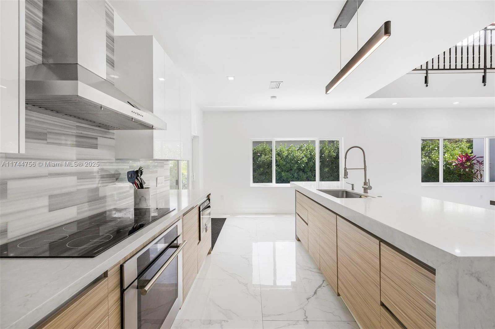 BRICKELLS ESTATES - Residential