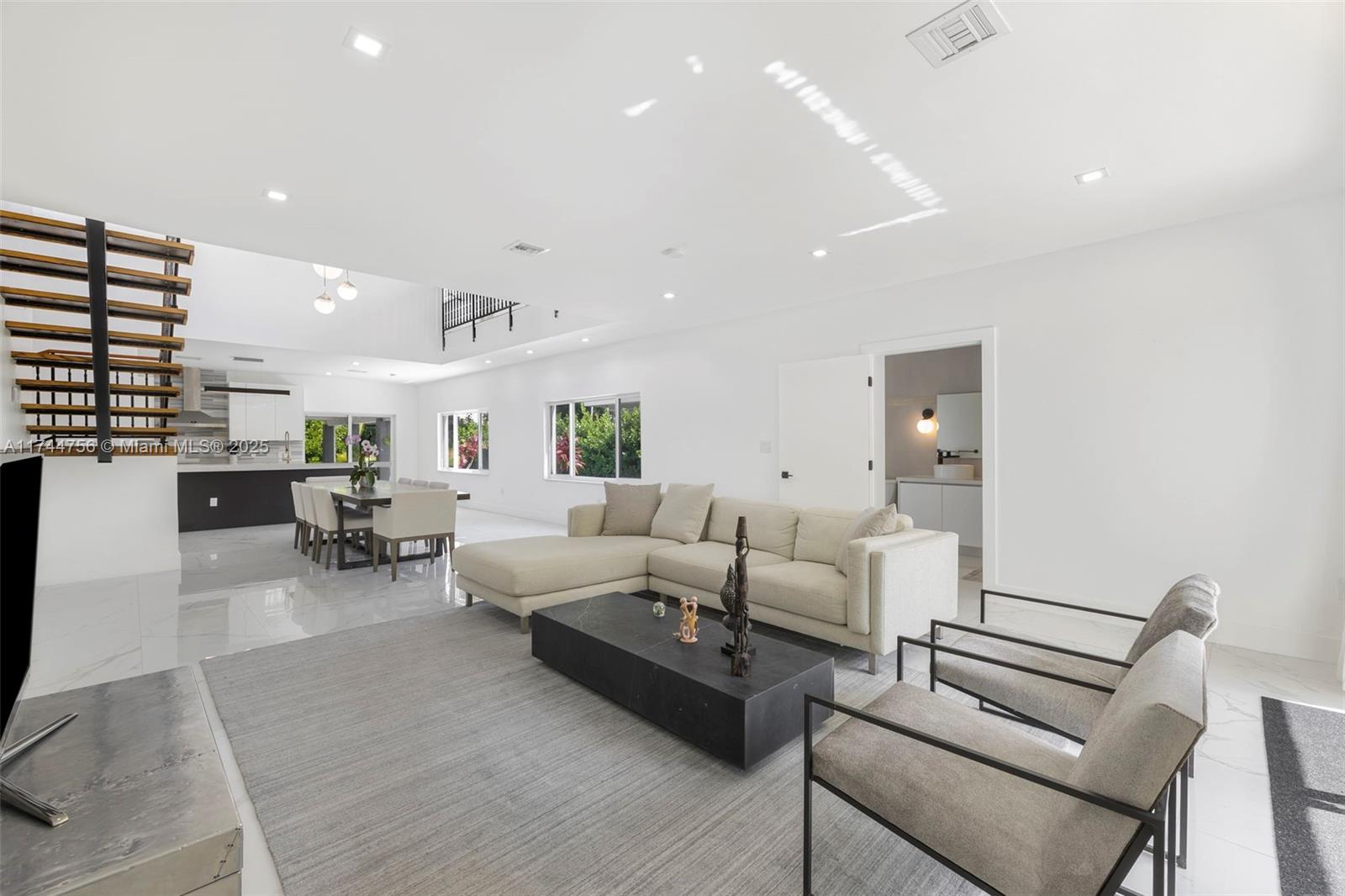 BRICKELLS ESTATES - Residential