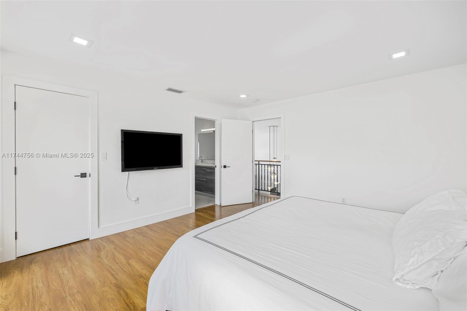 BRICKELLS ESTATES - Residential
