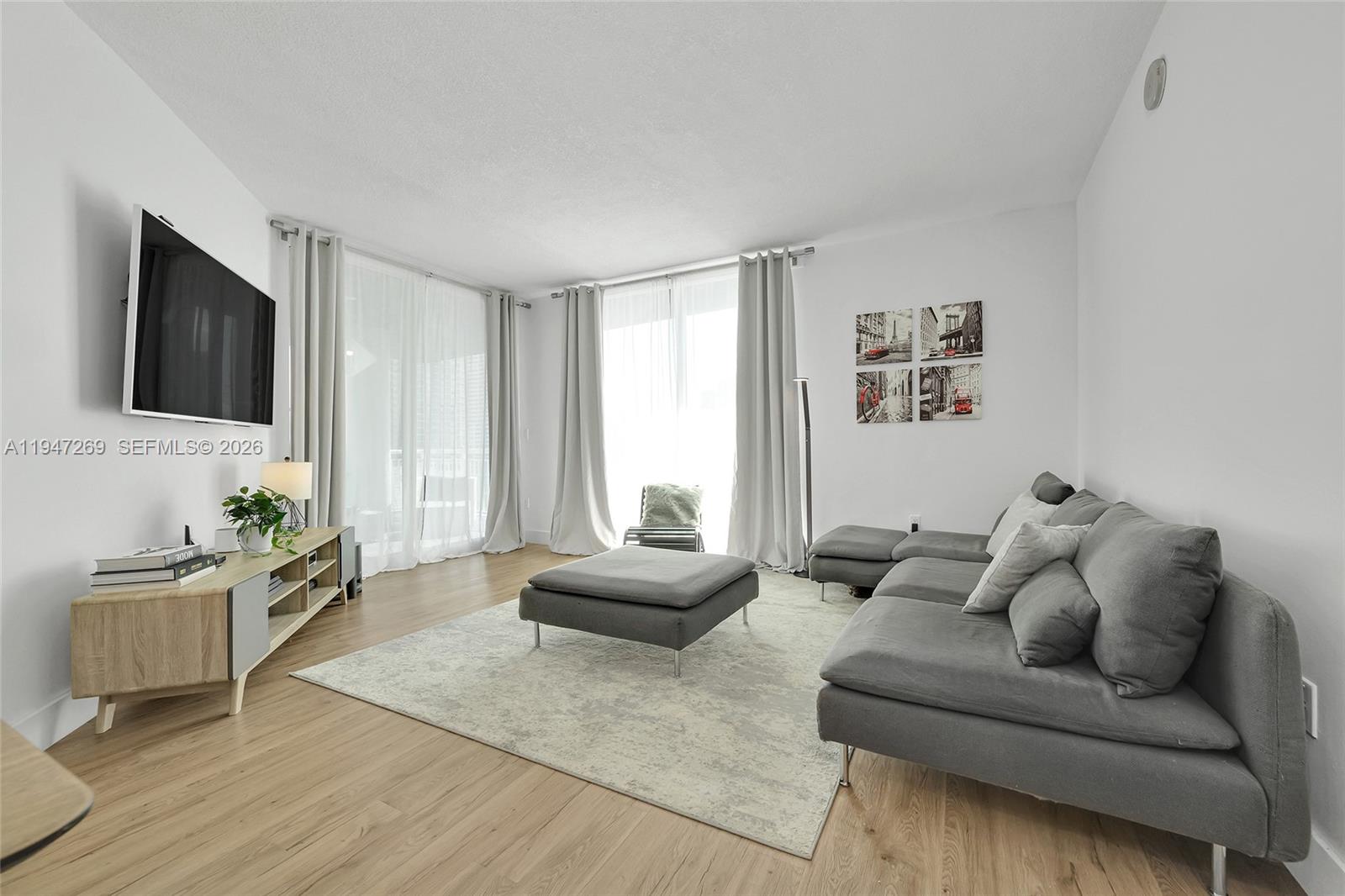 1800 BISCAYNE PLAZA CONDO - Residential