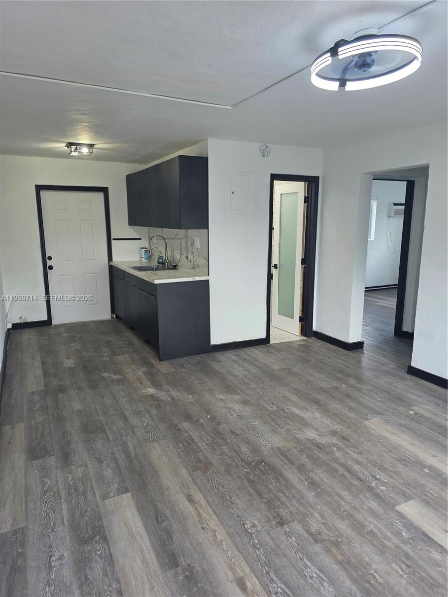 LINCOLN PARK CORR PLAT - Residential Lease