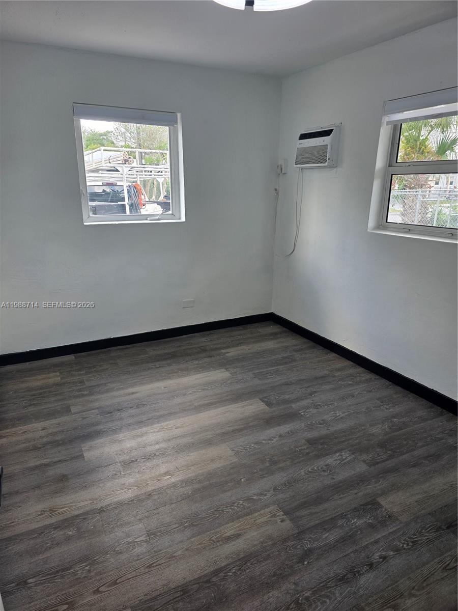 LINCOLN PARK CORR PLAT - Residential Lease