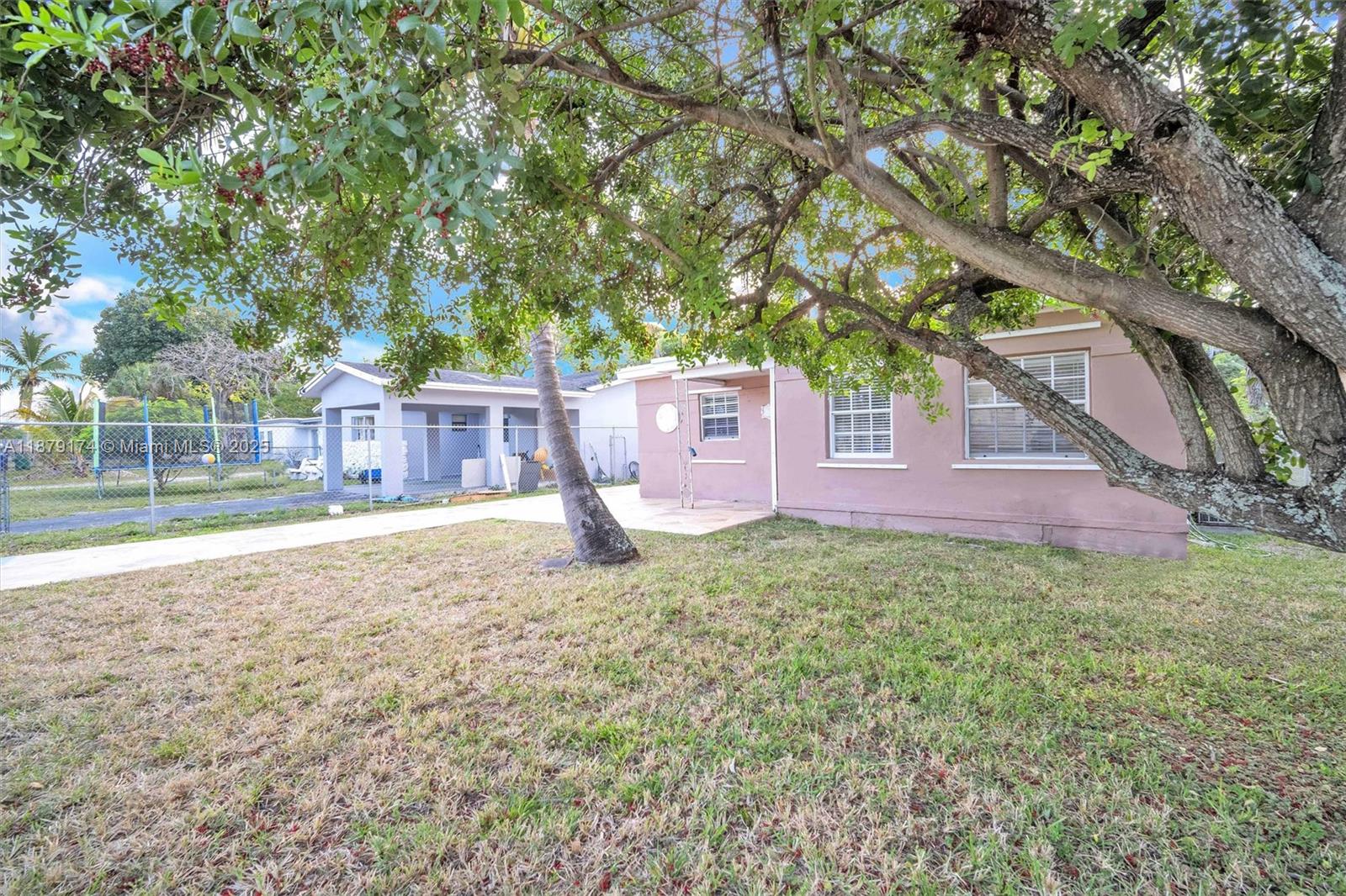 BROWARD PARK - Residential Lease