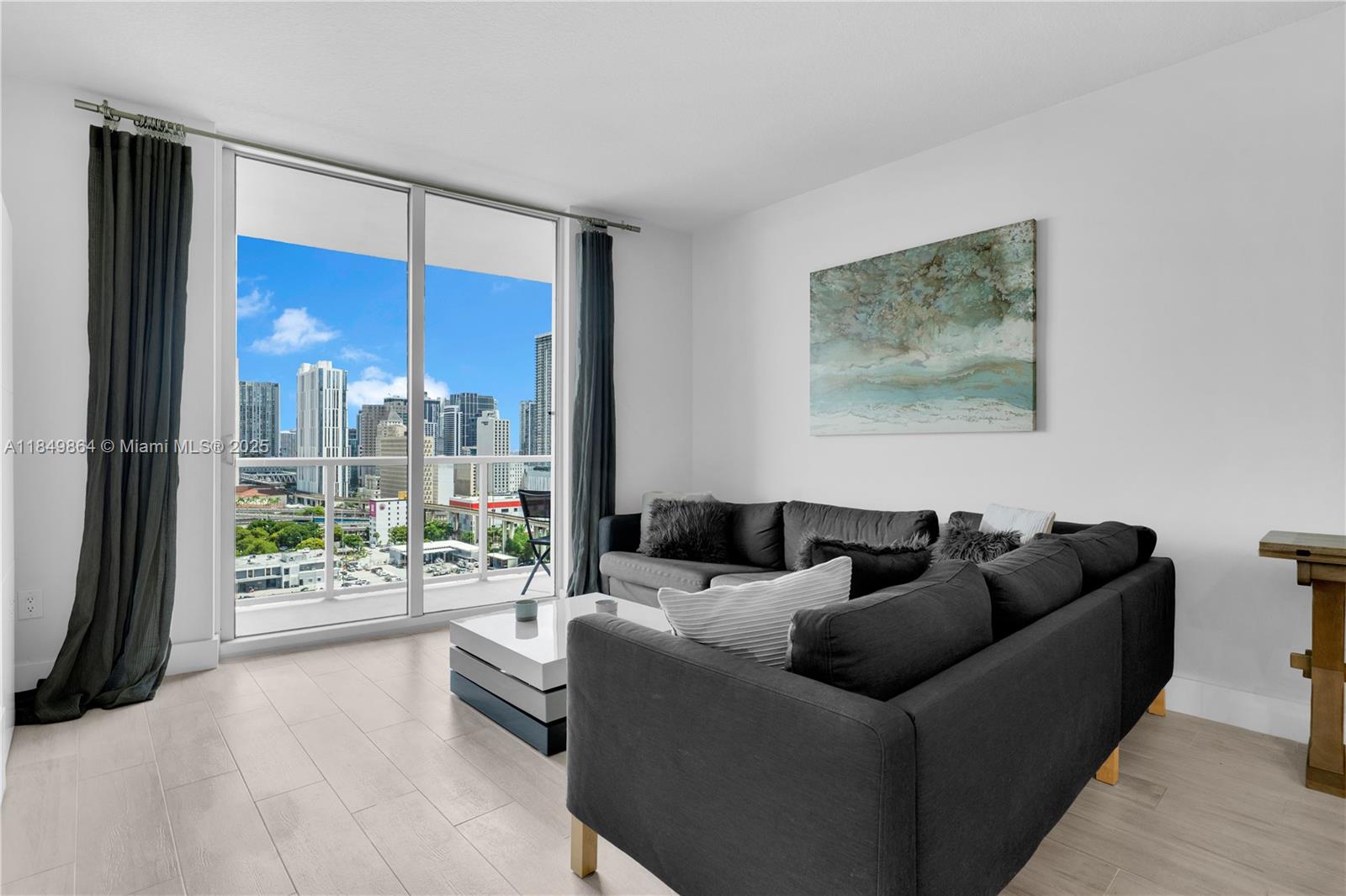 LATITUDE ON THE RIVER CON - Residential