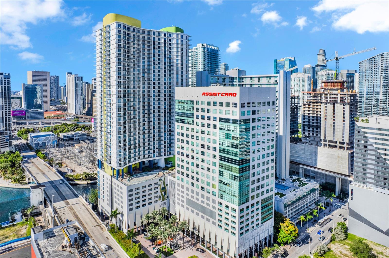 LATITUDE ON THE RIVER CON - Residential