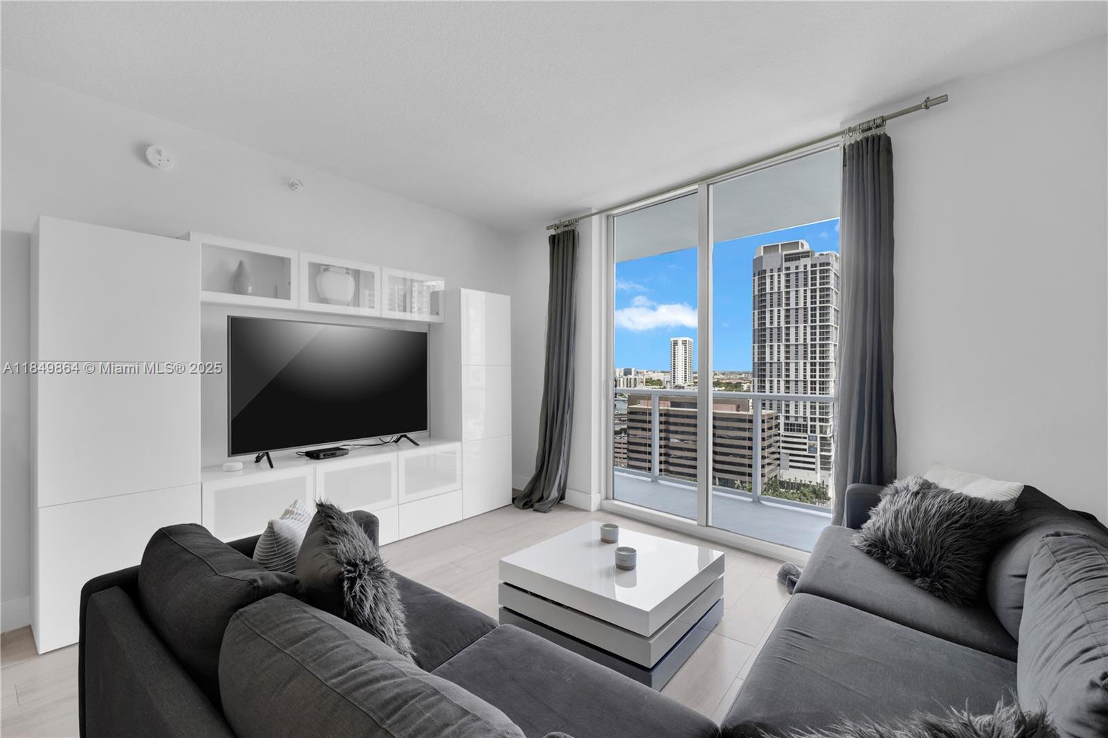 LATITUDE ON THE RIVER CON - Residential