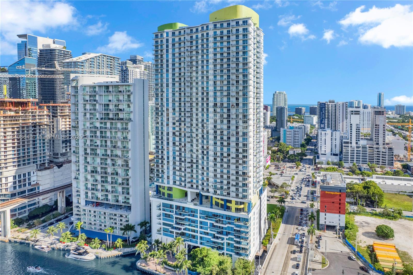 LATITUDE ON THE RIVER CON - Residential