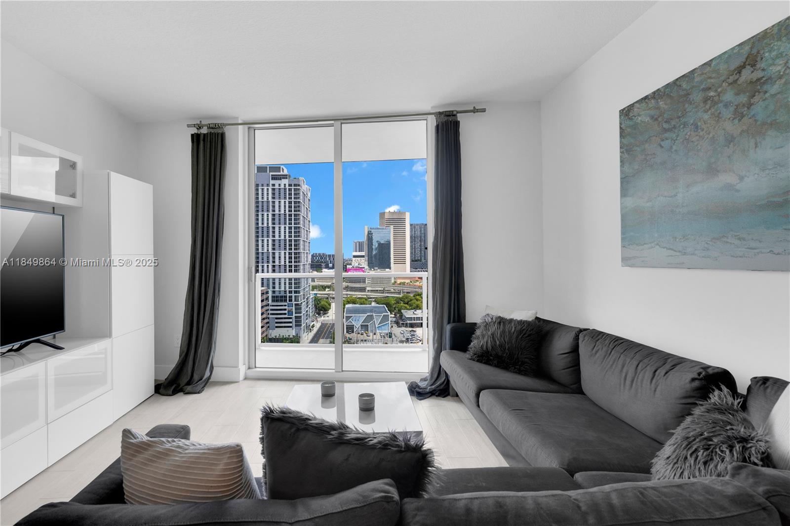 LATITUDE ON THE RIVER CON - Residential