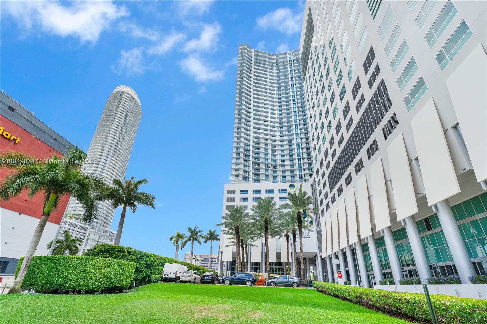 LATITUDE ON THE RIVER CON - Residential