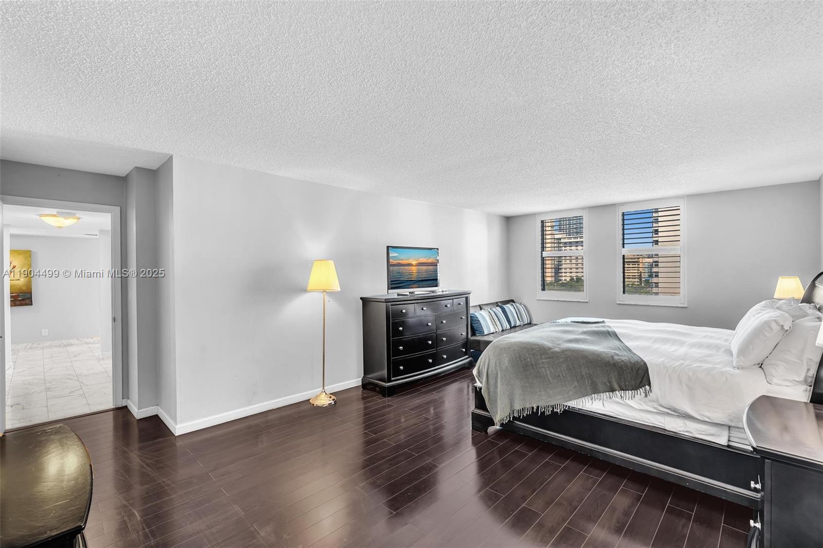 MALAGA TOWERS CONDO - Residential