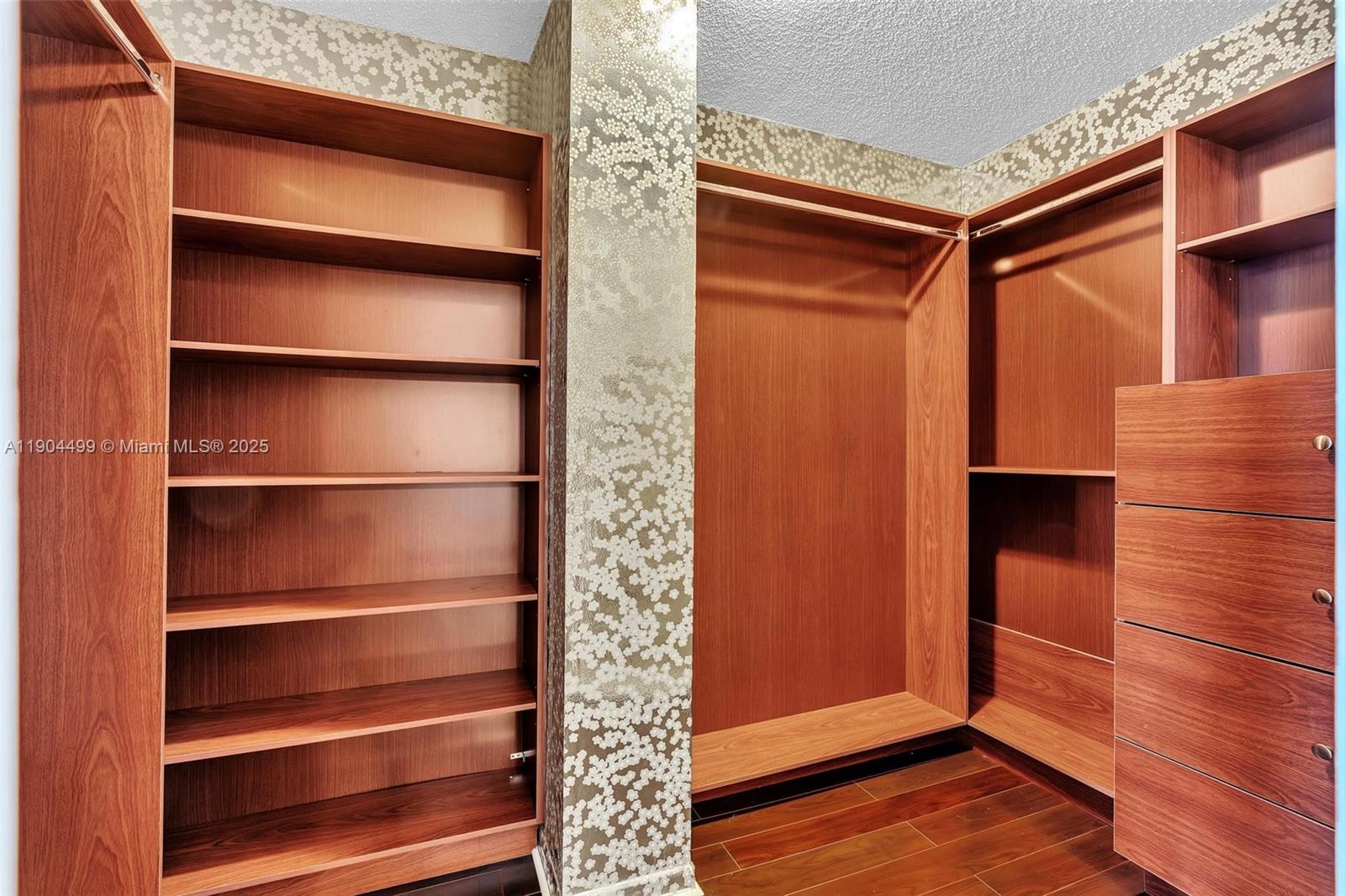 MALAGA TOWERS CONDO - Residential