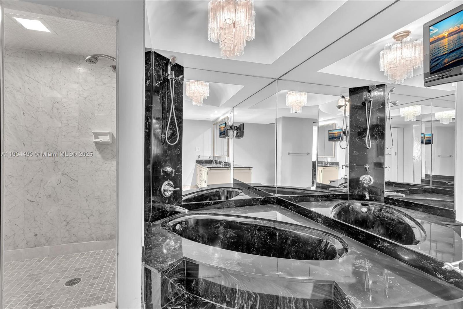 MALAGA TOWERS CONDO - Residential