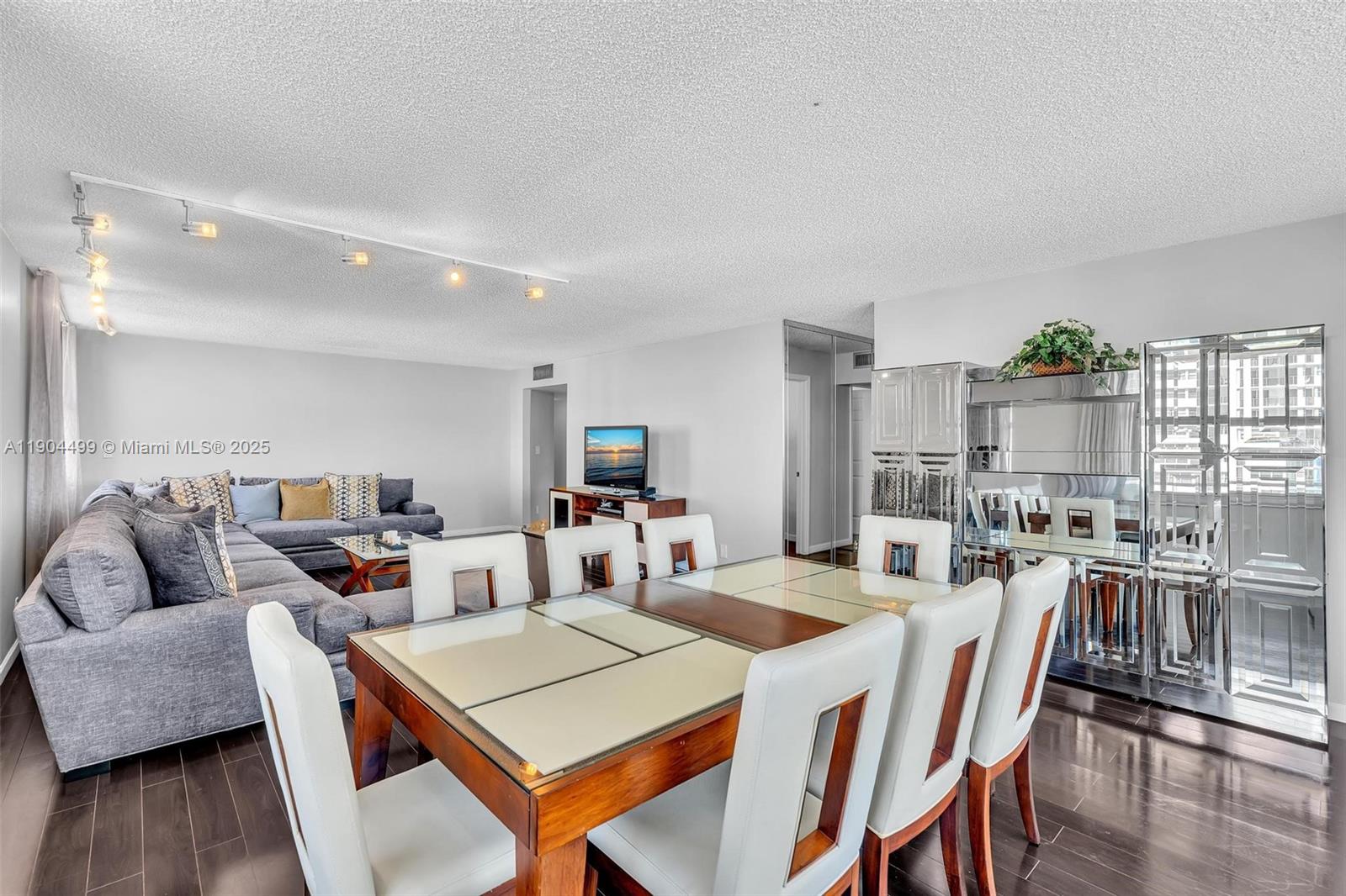 MALAGA TOWERS CONDO - Residential